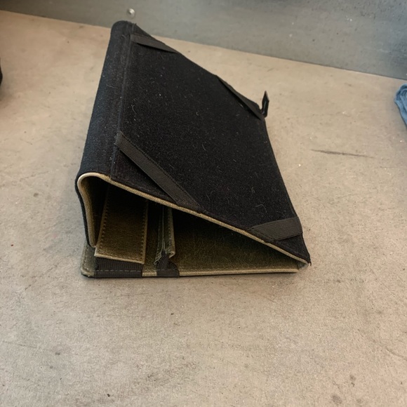 Matt & Nat iPad mini case, army green - Picture 4 of 6